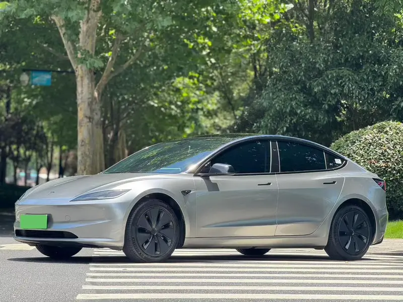 Tesla Model 3, 2023