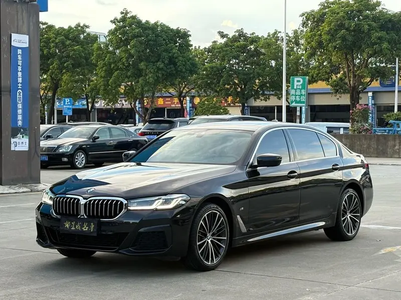 BMW 5-Series, 2022