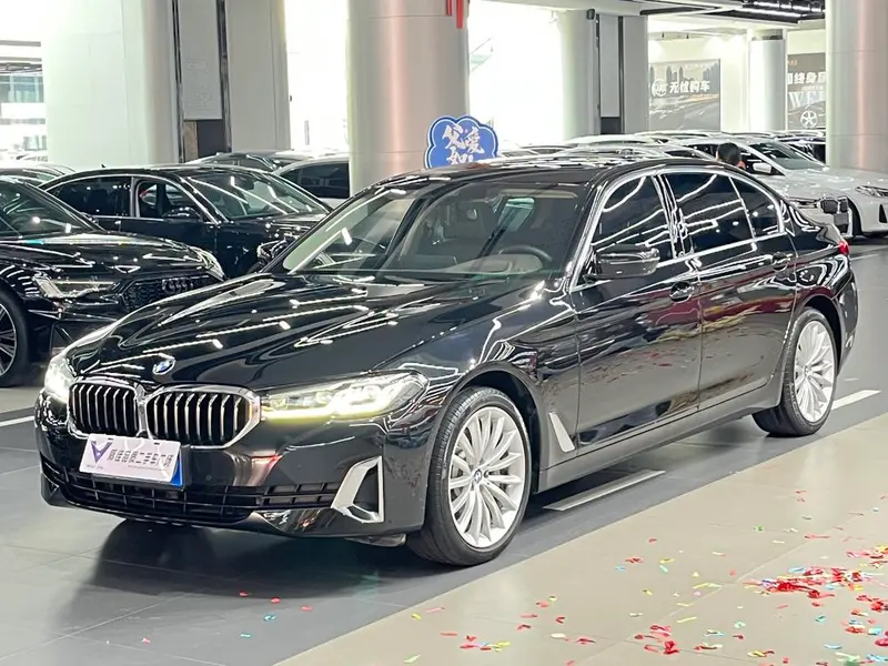BMW 5-Series, 2022