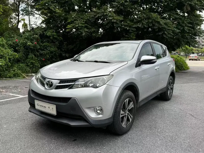 Toyota RAV4 2.0L CVT 2WD Style Edition, 2015 — фото 1