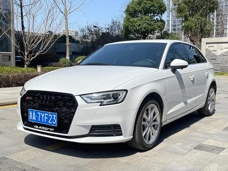 Audi A3 30 Version Sportback 35 TFSI Version, 2018 — фото 1
