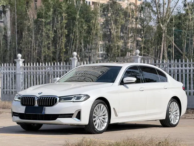 BMW 5-Series, 2022