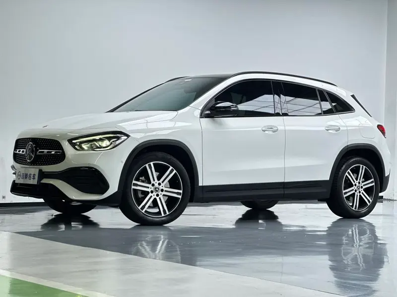 Mercedes-Benz GLA GLA 220 4MATIC, 2022 — фото 1