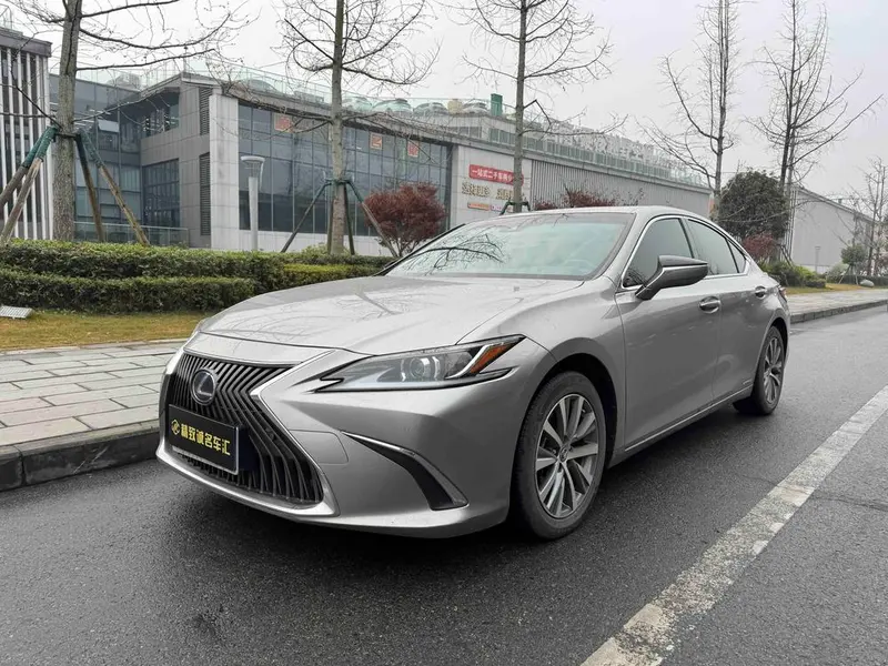 Lexus ES 300h Edition CN6, 2020 — фото 1