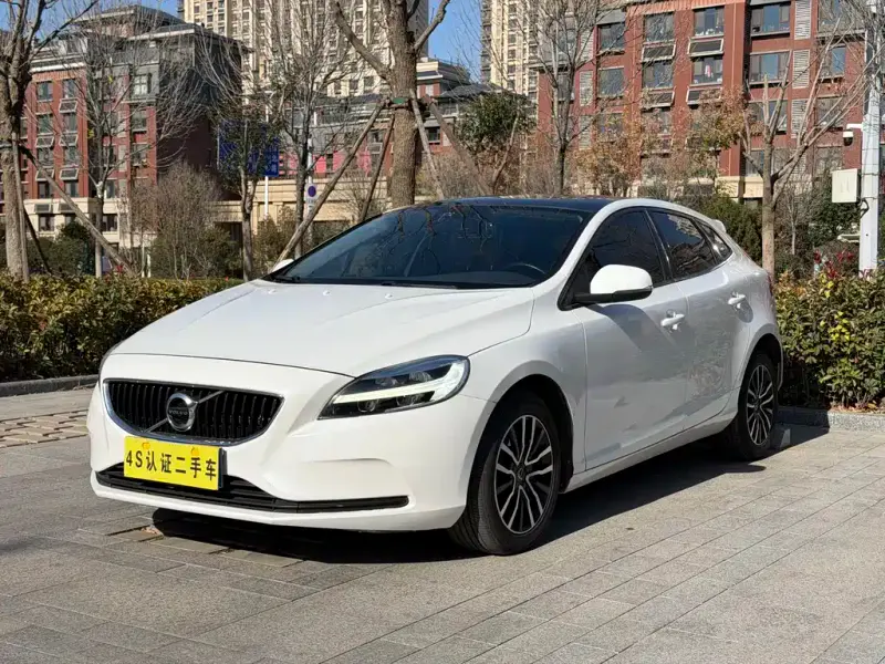 Volvo V40, 2019