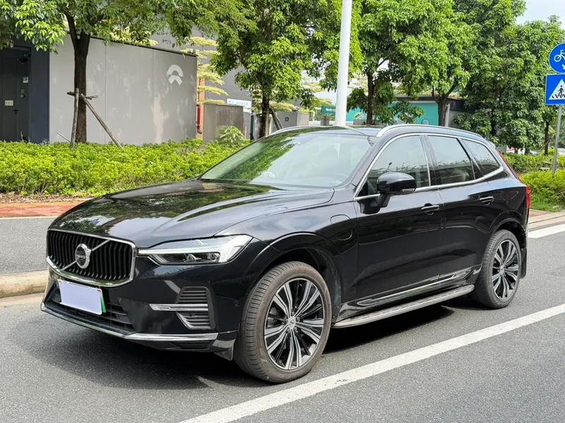 Volvo XC60 PHEV, 2022