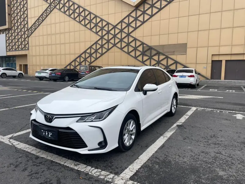 Toyota Corolla 1.2T S-CVT Elite PLUS Edition, 2021 — фото 1
