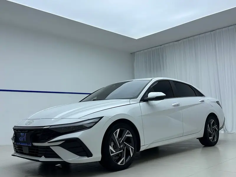 Hyundai Elantra, 2023