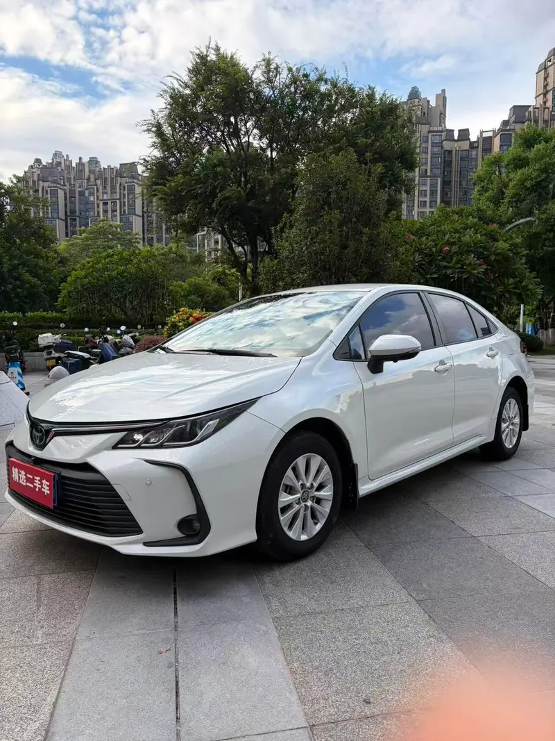 Toyota Corolla 1.2T S-CVT GL Edition, 2019 — фото 1