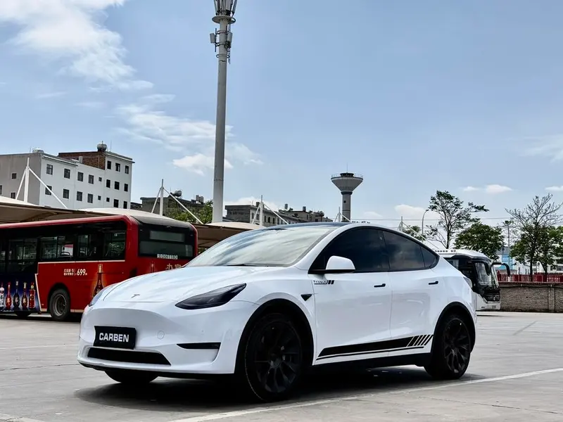 Tesla Model Y, 2022
