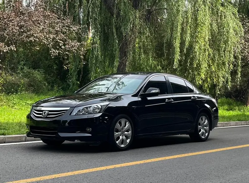 Honda Accord 2.4L EXL Navi, 2011 — фото 1