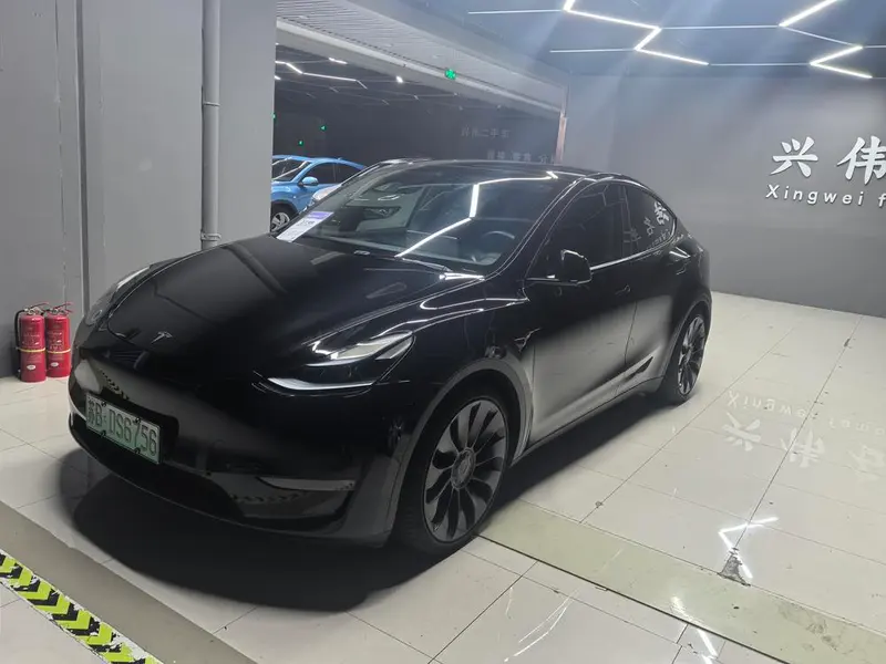 Tesla Model Y, 2023
