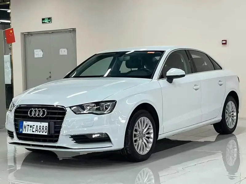 Audi A3 Limousine 35 TFSI Version, 2016 — фото 1