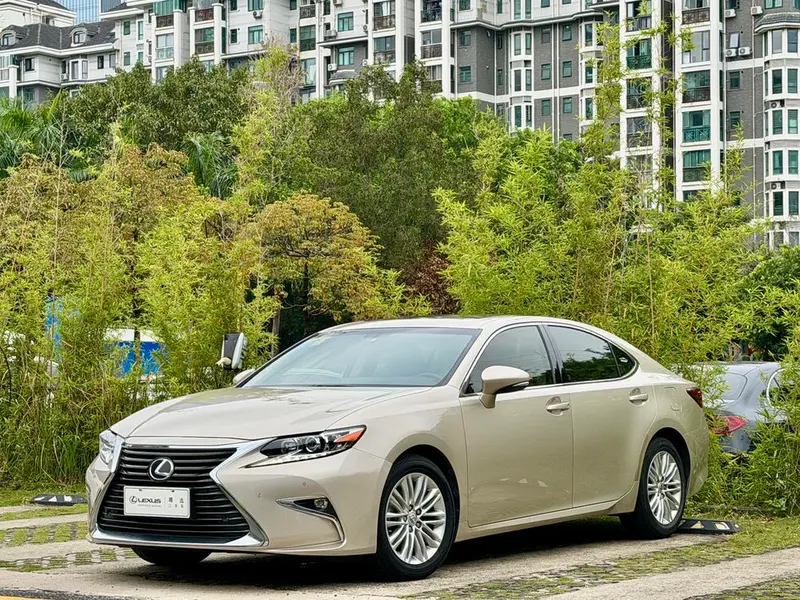 Lexus ES 200 Elite Edition, 2015 — фото 1