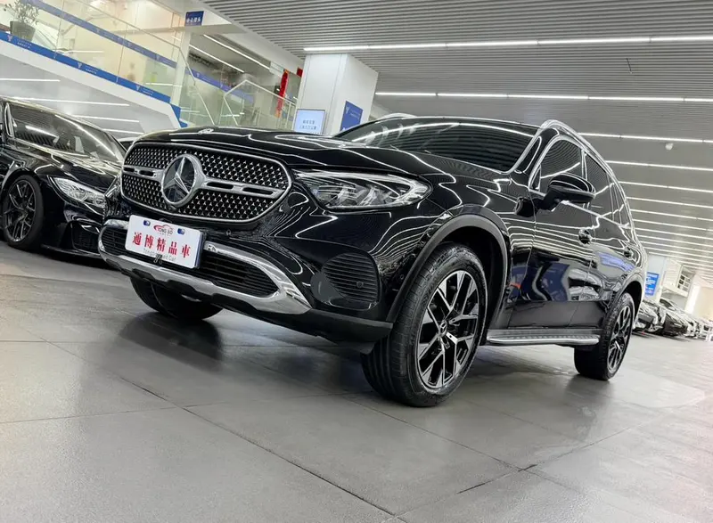 Mercedes-Benz GLC Facelift GLC 260 L 4MATIC Version 5 Seater, 2023 — фото 1