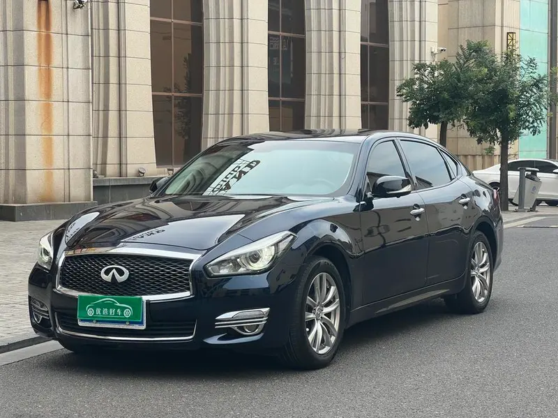 Infiniti Q70 Q70L 2.5L Elite Edition, 2017 — фото 1