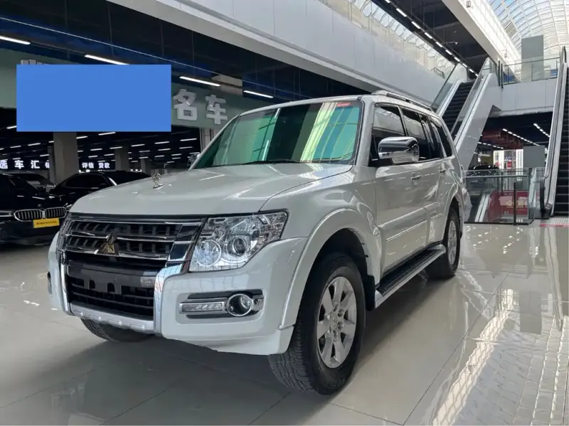 Mitsubishi Pajero (Import), 2020