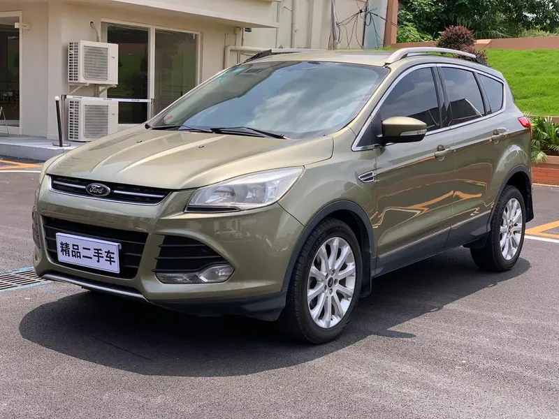 Ford Kuga, 2013