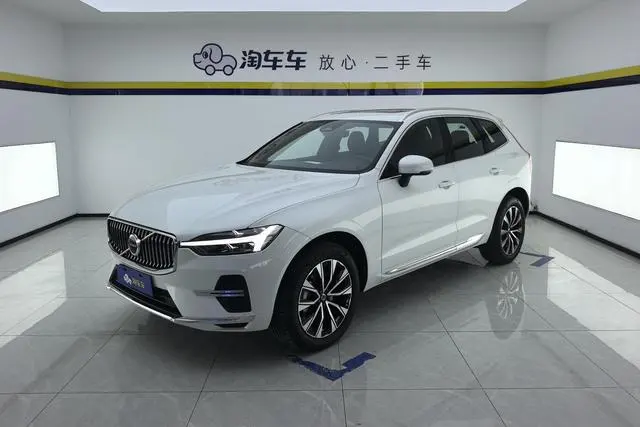 Volvo XC60 B5 4WD Luxury Edition, 2025 — фото 1