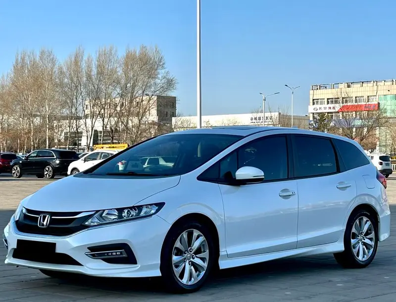 Honda Jade 1.8L Auto Comfort Edition 5 Seater, 2017 — фото 1
