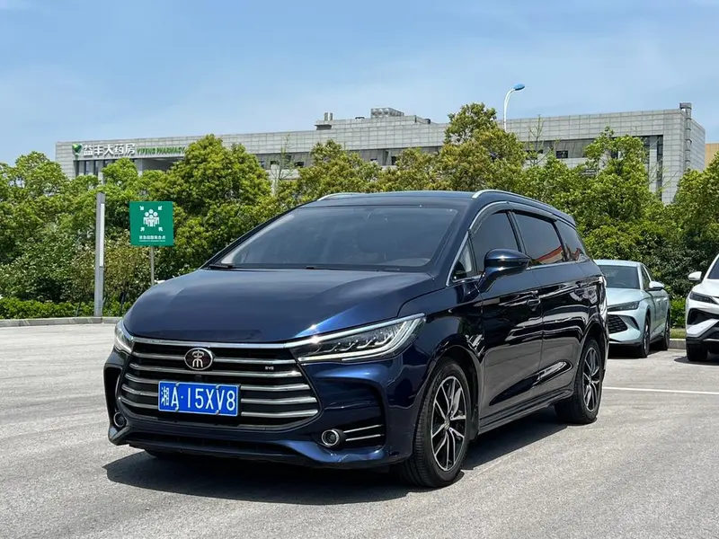 BYD Song MAX 1.5T Auto Smart Connected Elite Version 7 Seater, 2017 — фото 1
