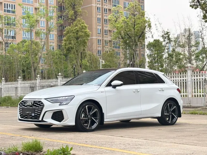 Audi A3 Facelift Sportback 35 TFSI Fashion Sport Version, 2023 — фото 1