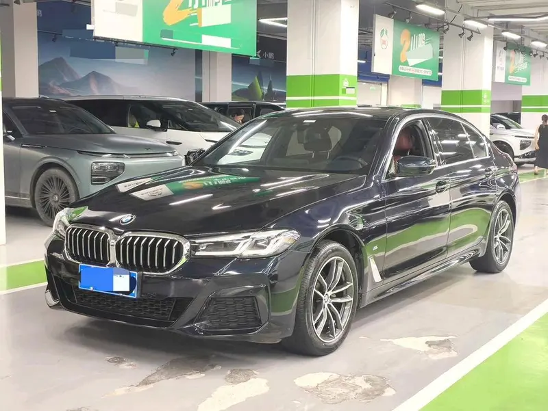 BMW 5-Series, 2022