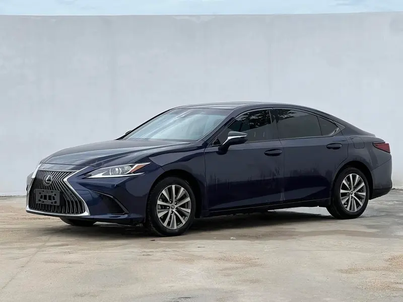 Lexus ES 200 Edition, 2021 — фото 1