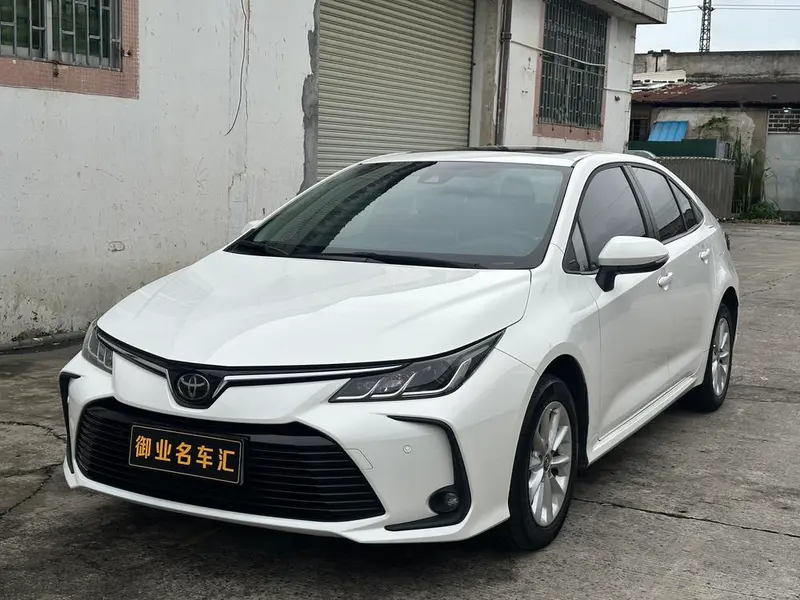 Toyota Corolla 1.2T S-CVT GL-i Luxury Edition, 2019 — фото 1