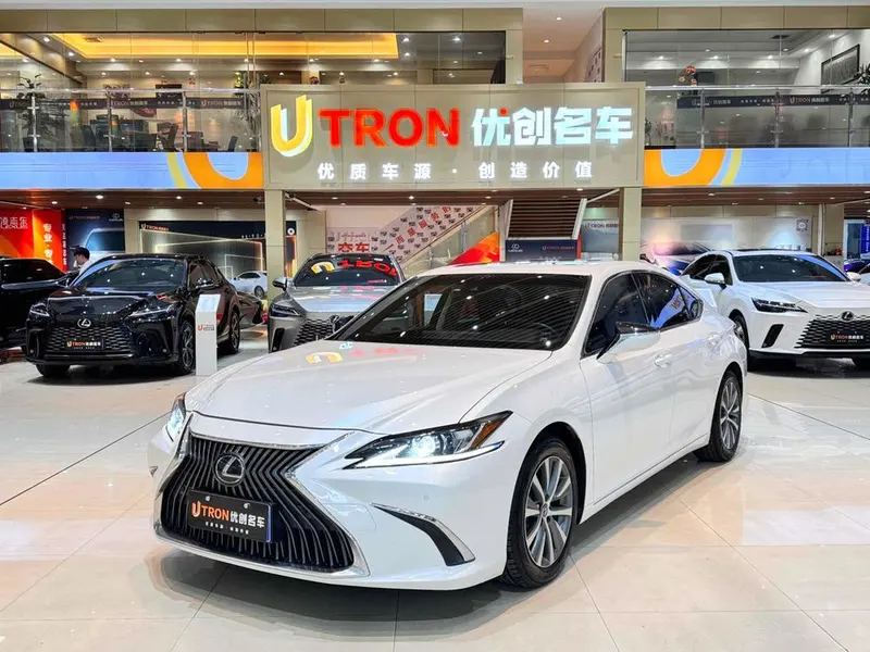 Lexus ES 200 Luxury Edition CN5, 2018 — фото 1
