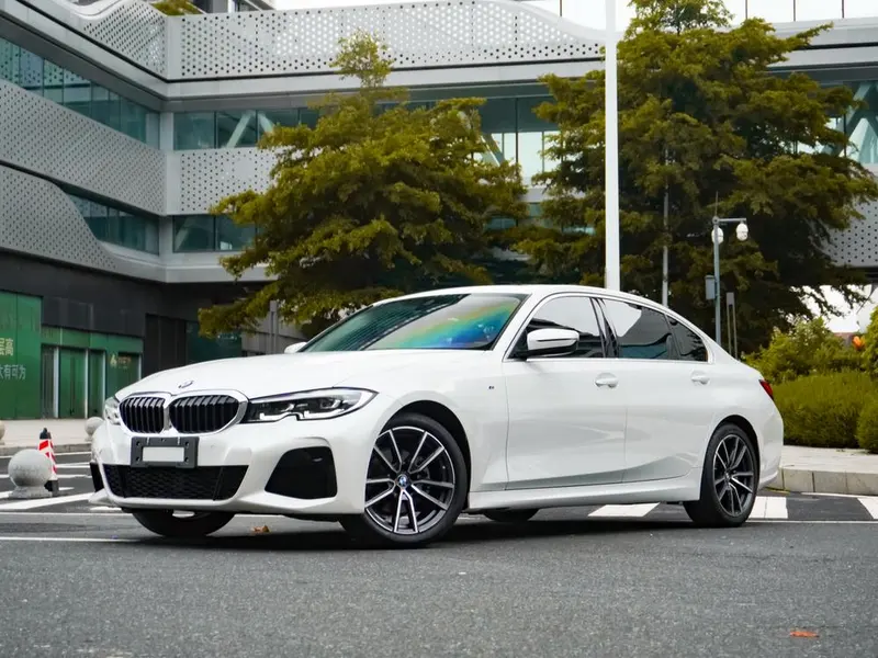 BMW 3-Series, 2022