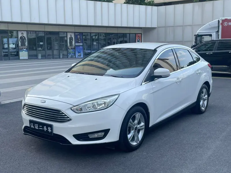 Ford Focus Sedan 1.6L Auto Comfort Version Edition, 2017 — фото 1