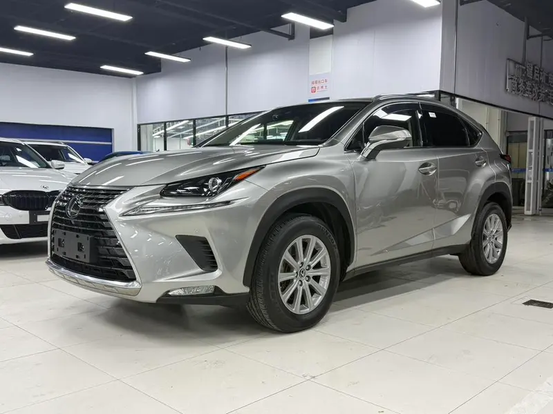 Lexus NX, 2020