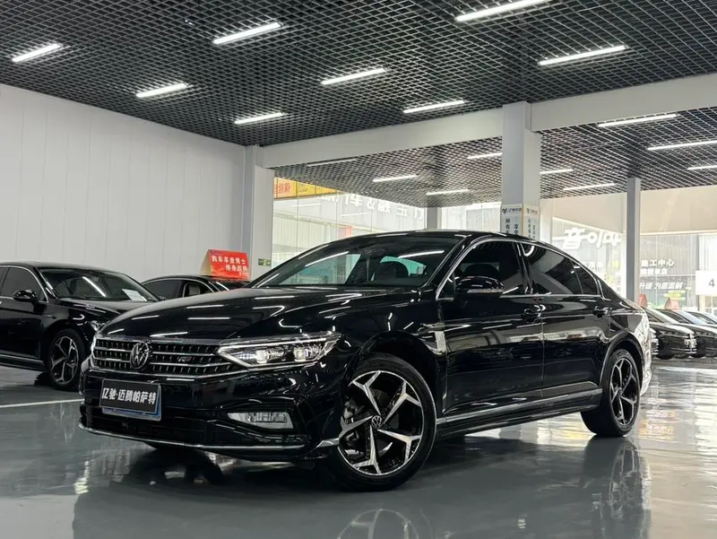 Volkswagen Magotan 200 Anniversary Edition 380TSI DSG Flagship Version, 2023 — фото 1