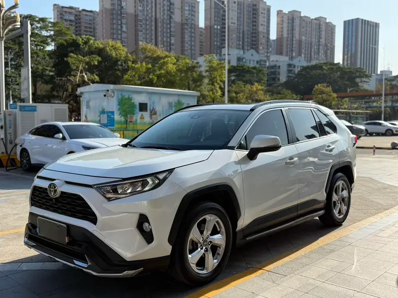 Toyota RAV4 2.0L CVT 2WD Style Edition, 2020 — фото 1