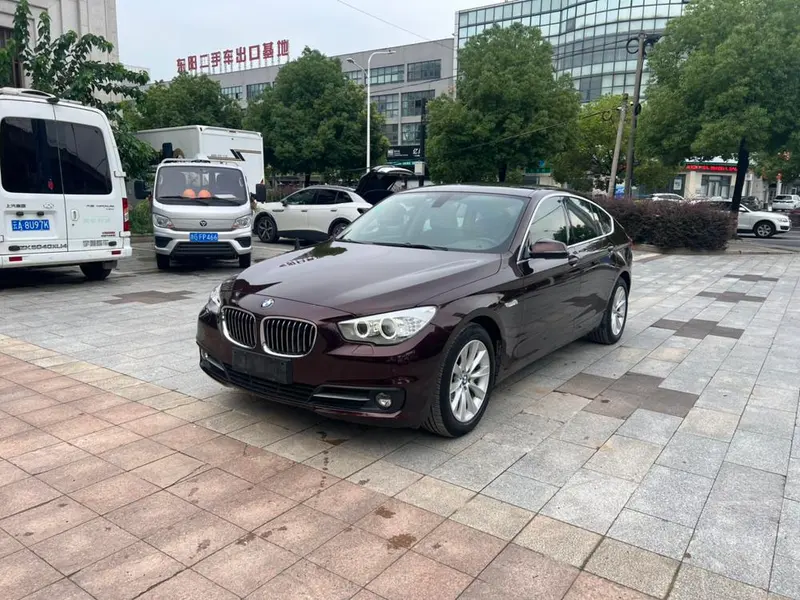 BMW 5-Series GT 528i Leading Version, 2015 — фото 1