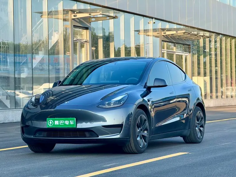 Tesla Model Y, 2022