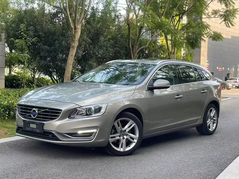 Volvo V60, 2015