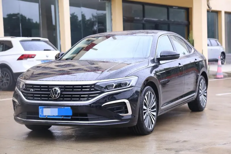 Volkswagen Passat, 2022