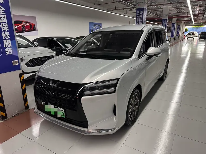 Wuling Xingguang 730 PHEV, 2025