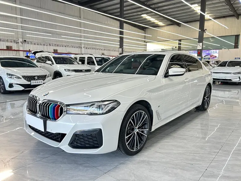 BMW 5-Series, 2022