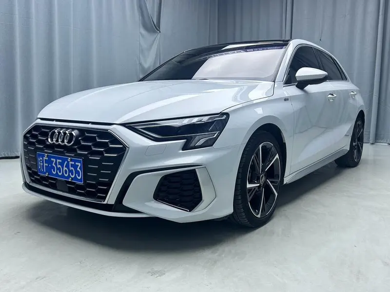 Audi A3 Sportback 35 TFSI Fashion Sport Version, 2023 — фото 1