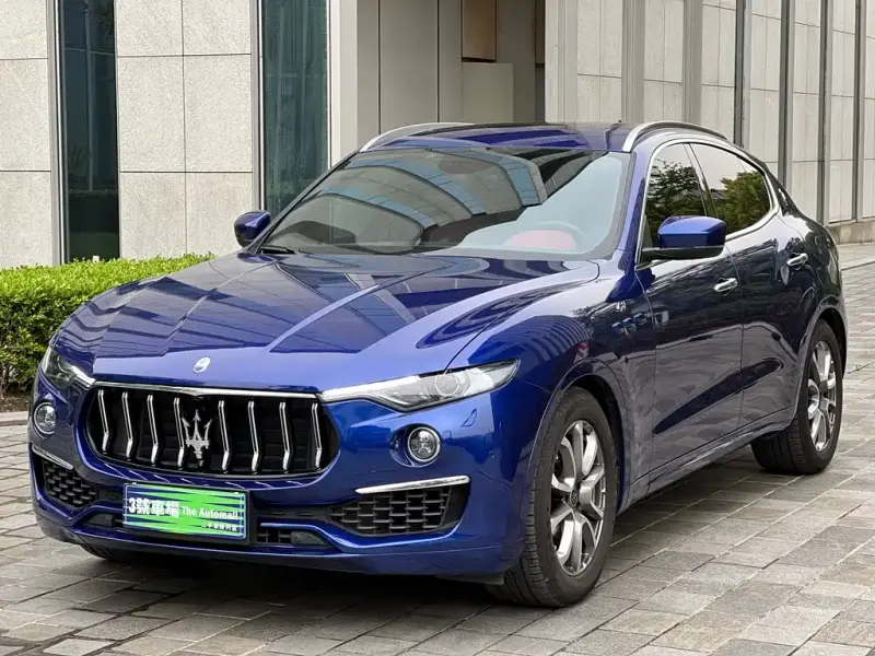 Maserati Levante, 2023 — фото 1