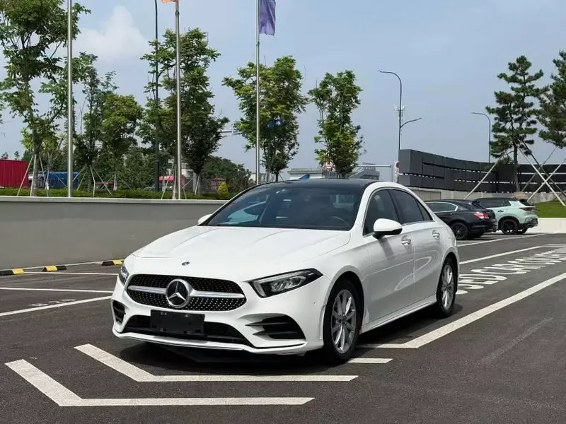 Mercedes-Benz A-Class Facelift A 200 L Sport Fashion Version, 2020 — фото 1