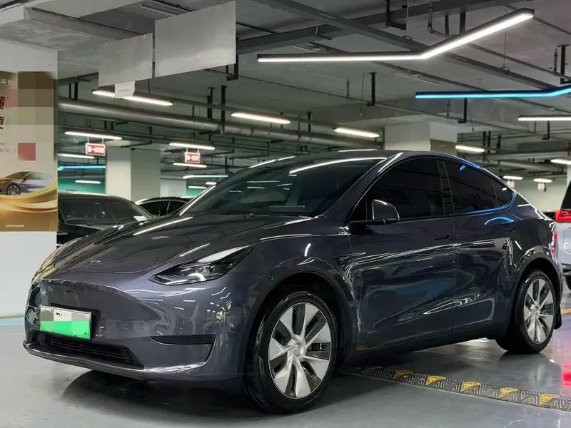 Tesla Model Y, 2022
