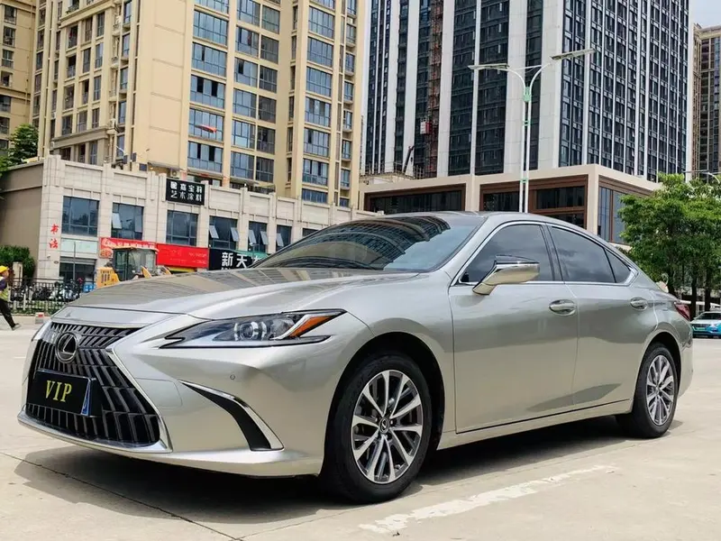 Lexus ES 200 Refined Edition, 2024 — фото 1