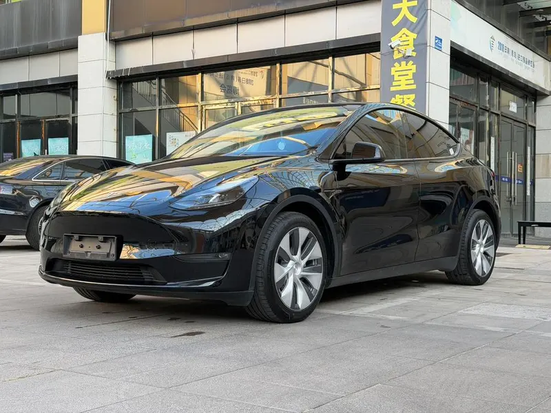 Tesla Model Y, 2023