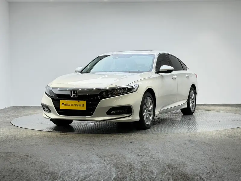 Honda Accord 260TURBO Luxury Edition CN6, 2018 — фото 1