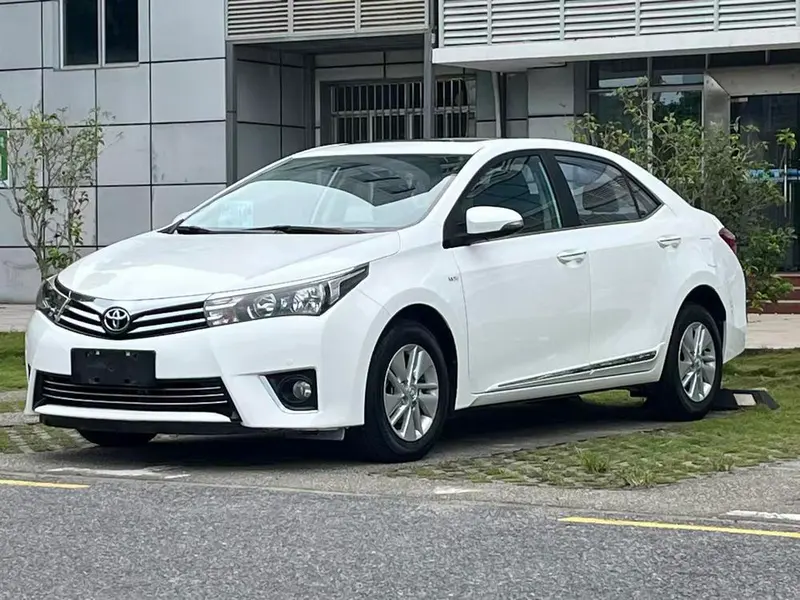 Toyota Corolla 1.6L CVT GL-i, 2014 — фото 1