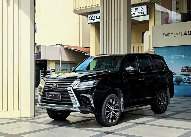 Lexus LX 5.7L Auto 4WD 8 Seater Parallel Import, 2020 — фото 1